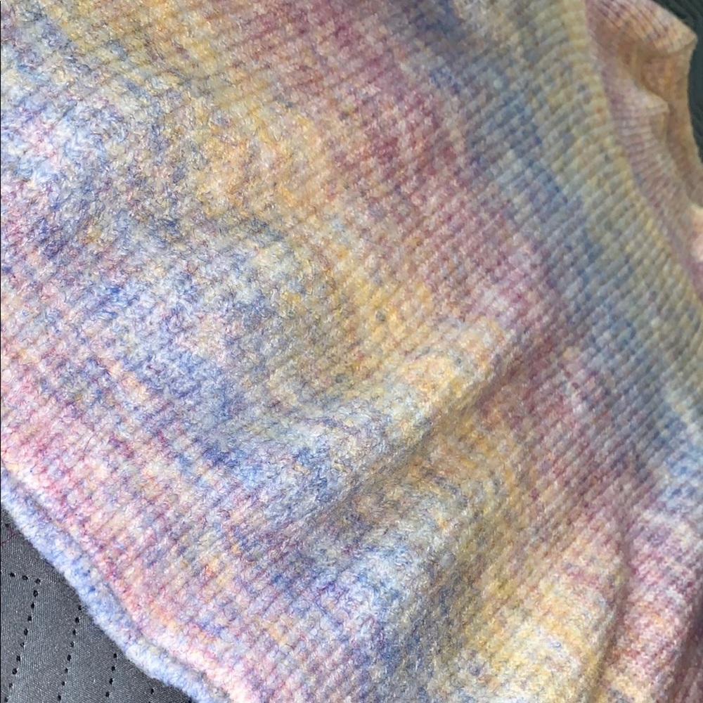 Knitted Cropped Pastel Colorful cozy Sweater light pink blue yellow - Picture 4 of 5